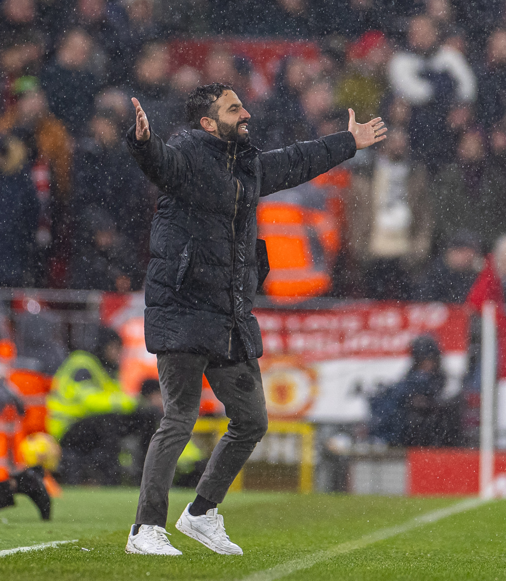 包含转会期社区盾焦点战,曼联绝杀压哨,震撼外界,年轻球员得到机会的词条 包含转会期社区盾焦点战,曼联绝杀压哨,震撼外界,年轻球员得到机会的词条