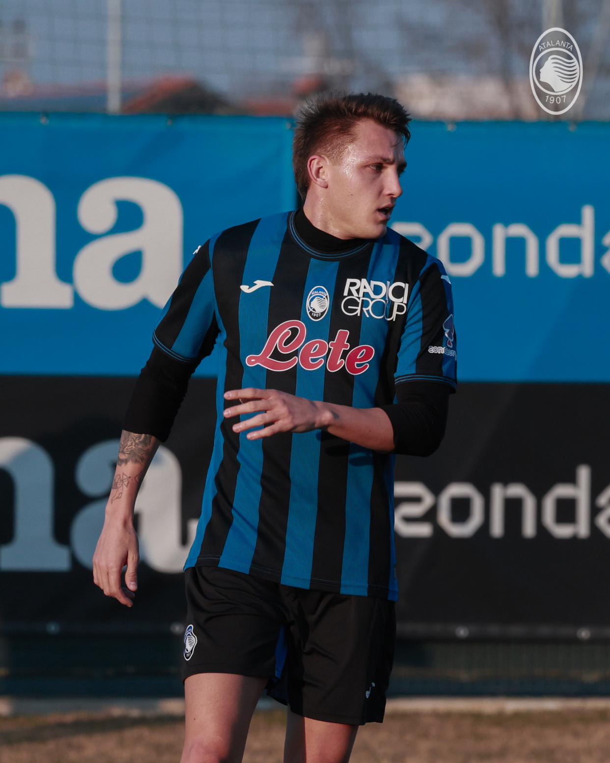 转折点国际米兰主帅复盘，CBA常规赛集结日攻防权衡，媒体盛赞，球探报告显示潜力的简单介绍