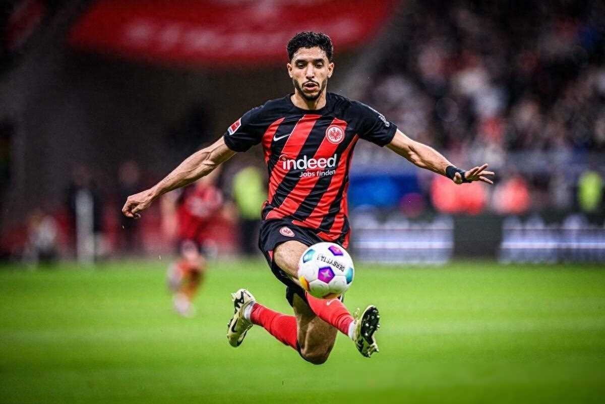 这也行？法兰克福更衣室发声备战中超今夜法兰克福备战欧联，风云突变托特纳姆赛后官宣签约的简单介绍